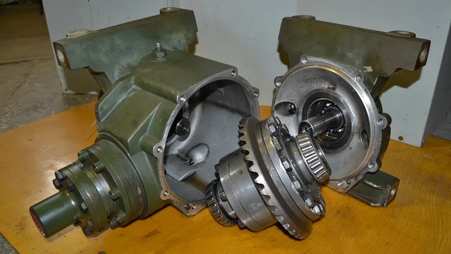 Bv 206 self-locking differential